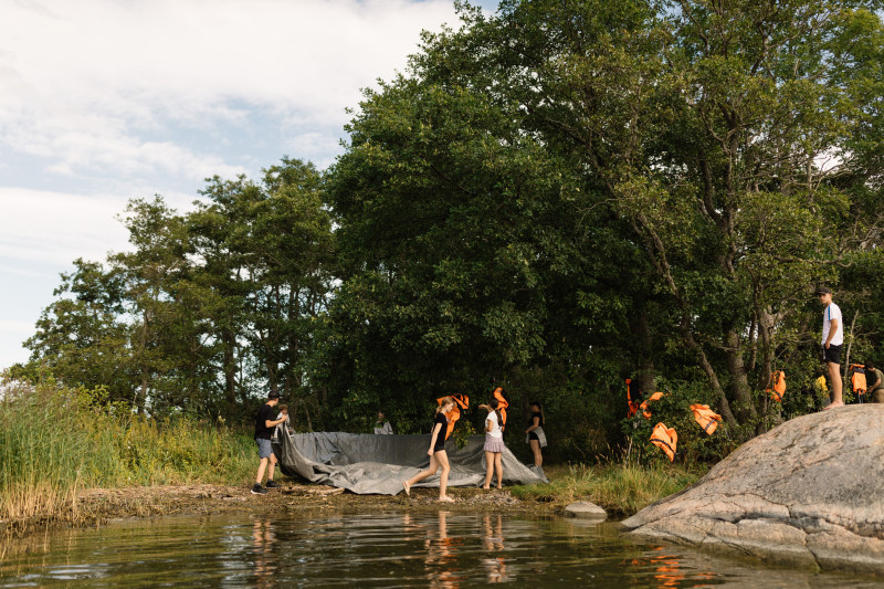 Hike building shelter