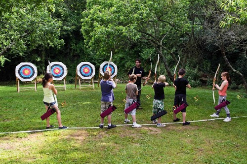 f570ea_9915b32de4674bc8a5eb295f2b14e022