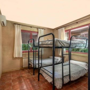 hotel-rural-el-bosque-de-la-herrezuela-habitacion-127a1b82