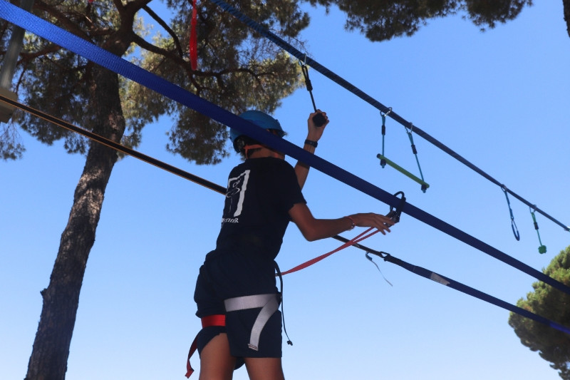 Actividades CBS Outdoor Adventures - tree climbing